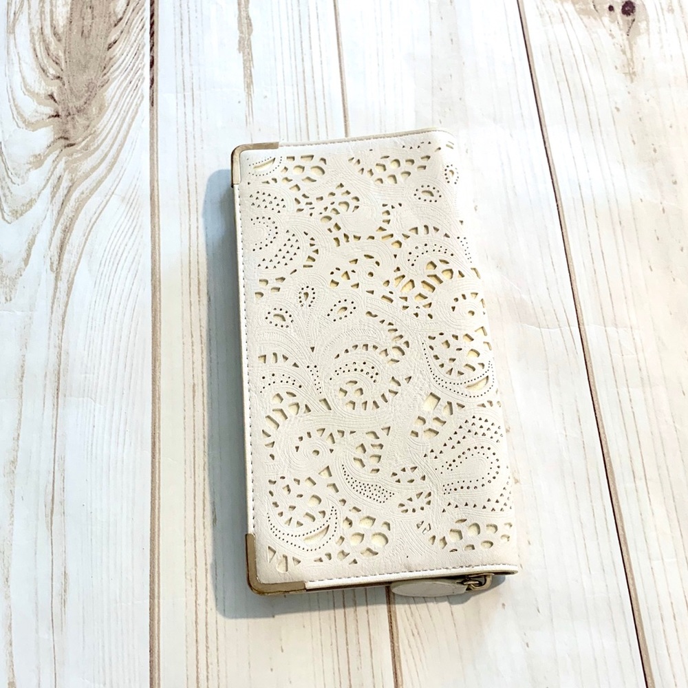ALDO - Ivory Eyelets Wallet !! - Picture 1 of 3
